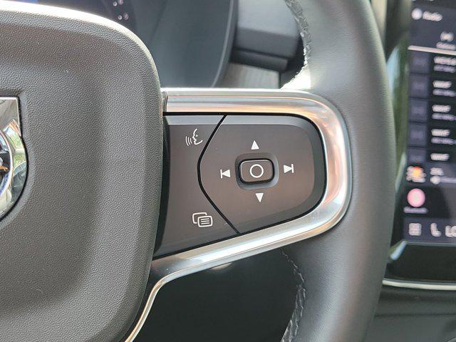 2024 Volvo XC40 B5 Plus Bright Theme