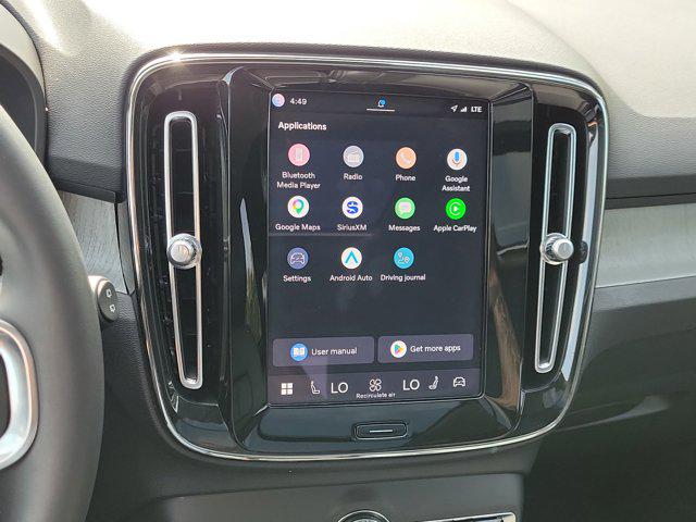 2024 Volvo XC40 B5 Plus Bright Theme