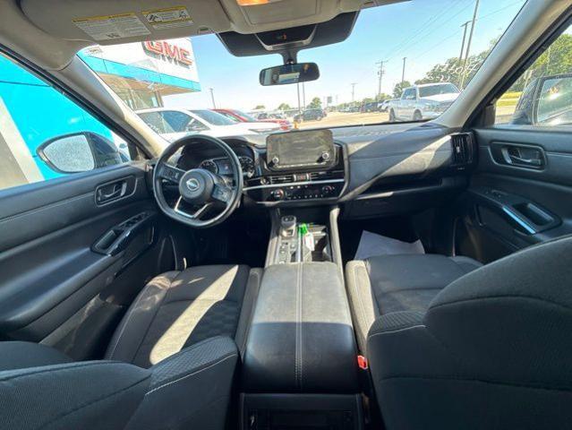 2025 Nissan Pathfinder SV FWD