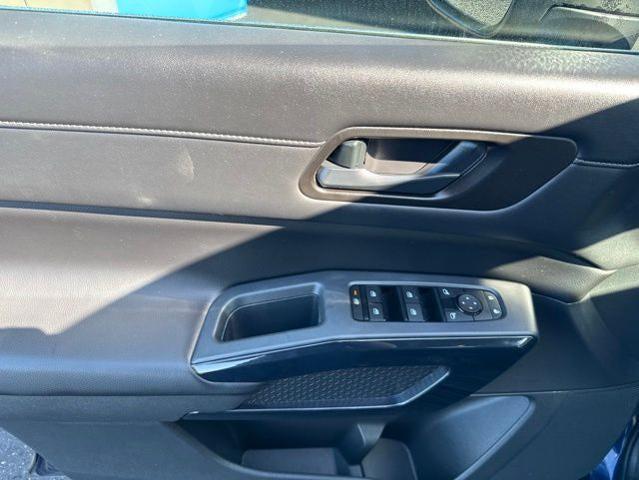 2025 Nissan Pathfinder SV FWD