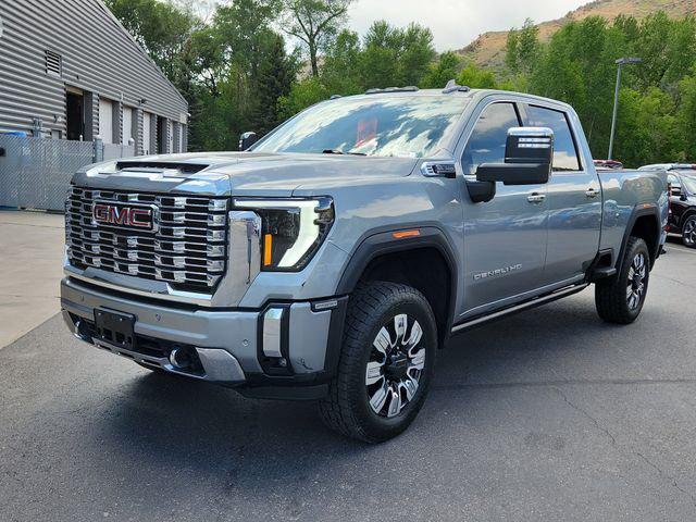 2024 GMC Sierra 2500HD 4WD Crew Cab Standard Bed Denali