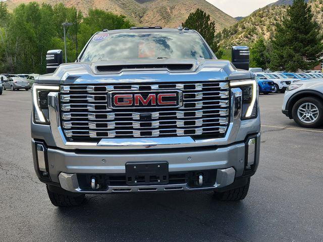 2024 GMC Sierra 2500HD 4WD Crew Cab Standard Bed Denali