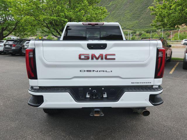 2024 GMC Sierra 2500HD 4WD Crew Cab Standard Bed Denali