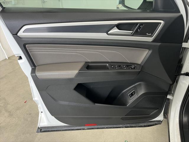 2023 Volkswagen Atlas Cross Sport 3.6L V6 SEL Premium R-Line