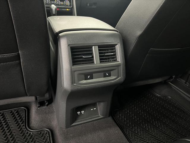 2023 Volkswagen Atlas Cross Sport 3.6L V6 SEL Premium R-Line
