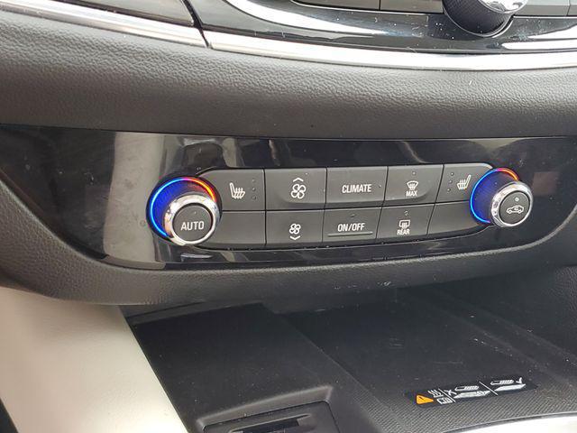 2022 Buick Enclave AWD Essence