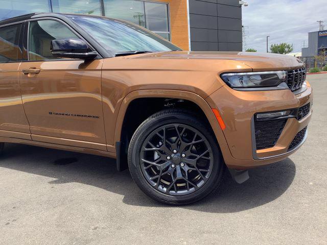 2026 Jeep Grand Cherokee GRAND CHEROKEE SUMMIT 4X4