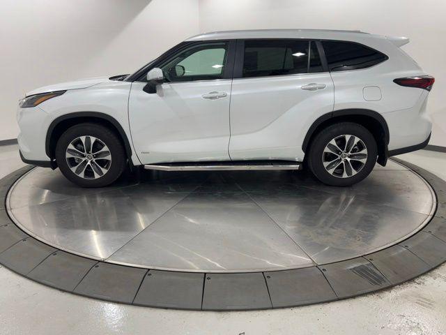 2025 Toyota Highlander Hybrid XLE