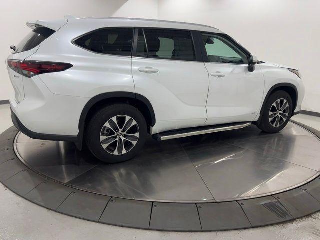 2025 Toyota Highlander Hybrid XLE