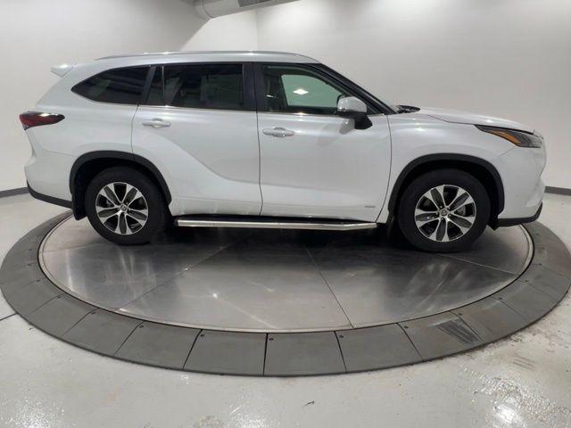2025 Toyota Highlander Hybrid XLE