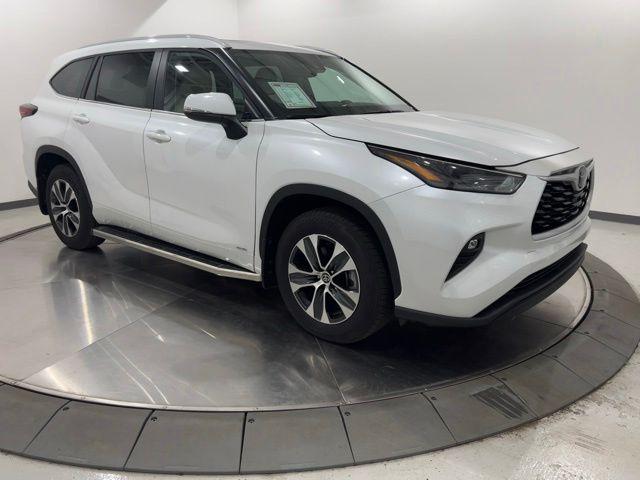 2025 Toyota Highlander Hybrid XLE