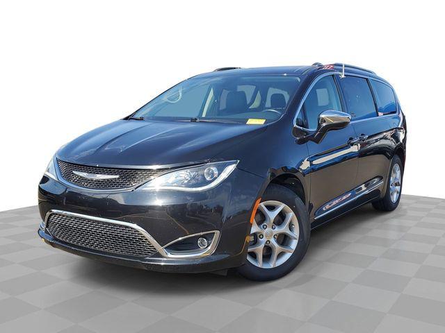 2020 Chrysler Pacifica Limited for sale in Lansing, MI