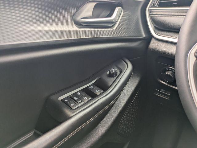 2023 Jeep Grand Cherokee L Altitude 4x2