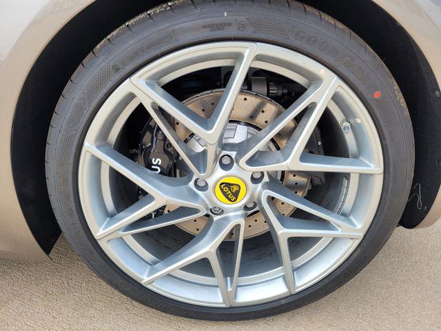 2026 Lotus Emira Turbo SE - Photo 14