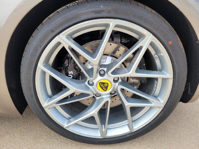 2026 Lotus Emira Turbo SE - Photo 14