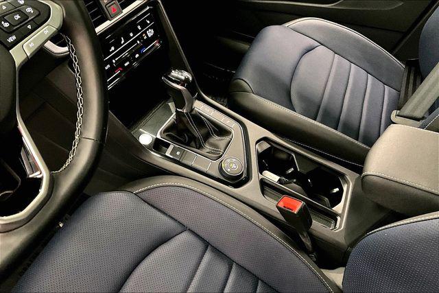 2025 Volkswagen Taos 1.5T SEL
