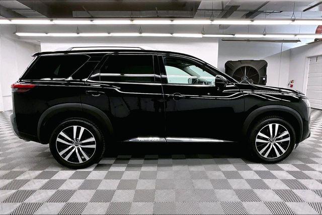 2025 Nissan Pathfinder Platinum 4WD