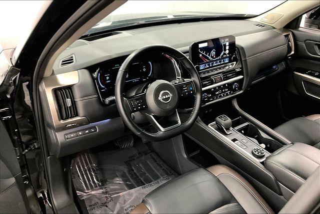 2025 Nissan Pathfinder Platinum 4WD