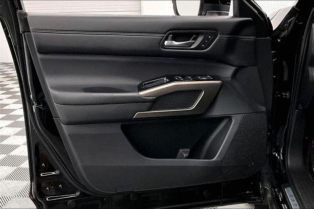 2025 Nissan Pathfinder Platinum 4WD
