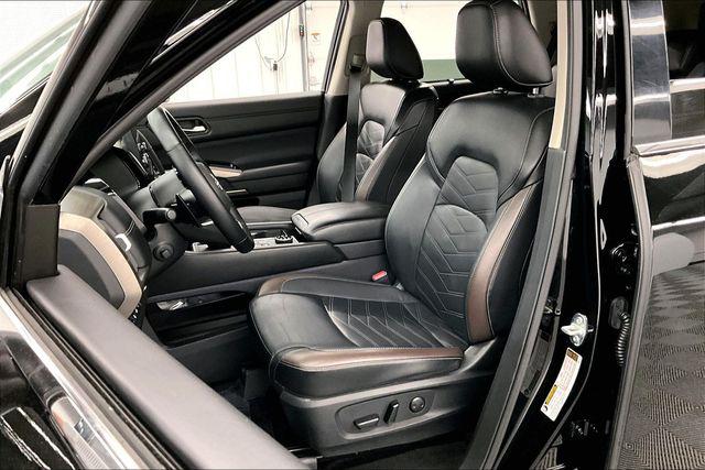 2025 Nissan Pathfinder Platinum 4WD