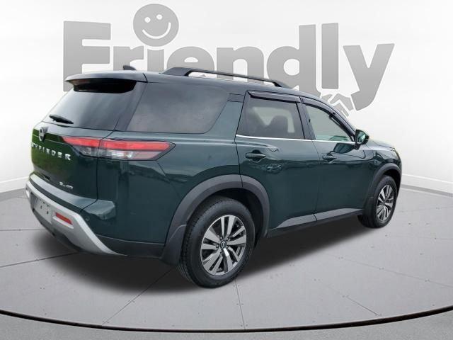 2022 Nissan Pathfinder SL 4WD