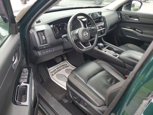 2022 Nissan Pathfinder SL 4WD