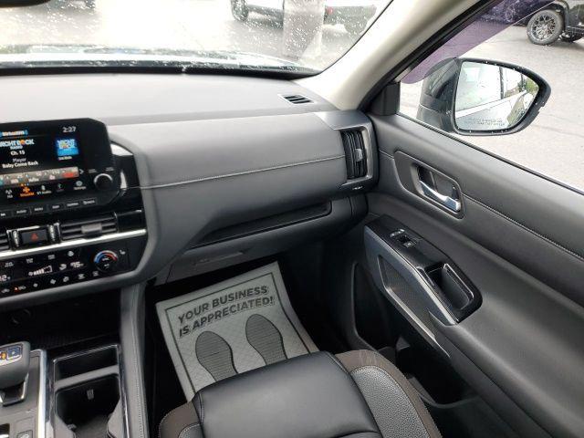 2022 Nissan Pathfinder SL 4WD