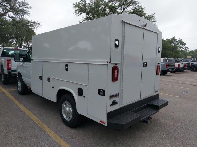 2026 Ford E-350 Cutaway Base