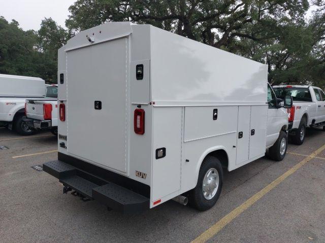 2026 Ford E-350 Cutaway Base