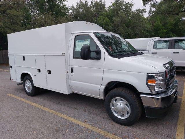 2026 Ford E-350 Cutaway Base