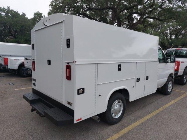 2026 Ford E-350 Cutaway Base