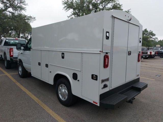 2026 Ford E-350 Cutaway Base