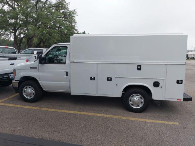 2026 Ford E-350 Cutaway Base