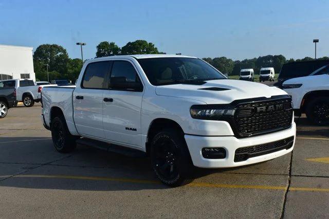 2026 RAM Ram 1500 RAM 1500 EXPRESS CREW CAB 4X4 57 BOX