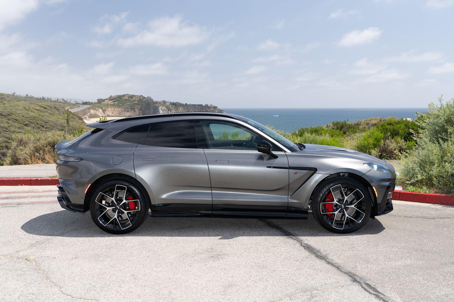 Aston Martin 2026 DBX S