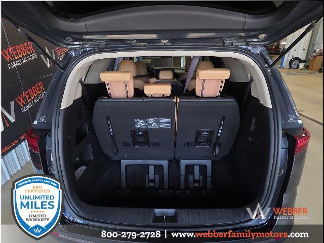 2023 Kia Carnival MPV LX Seat Package