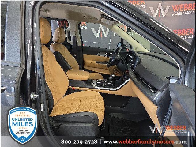 2023 Kia Carnival MPV LX Seat Package