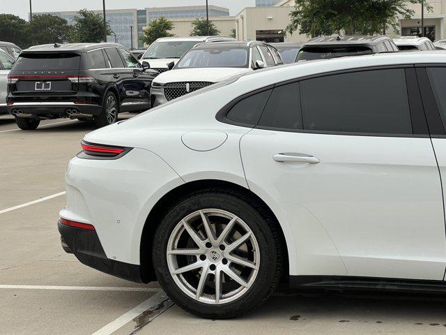 2024 Porsche Panamera 4