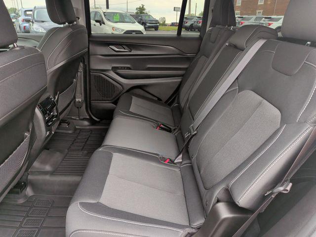 2024 Jeep Grand Cherokee L Laredo 4x4