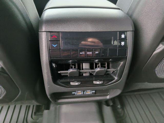 2024 Jeep Grand Cherokee L Laredo 4x4