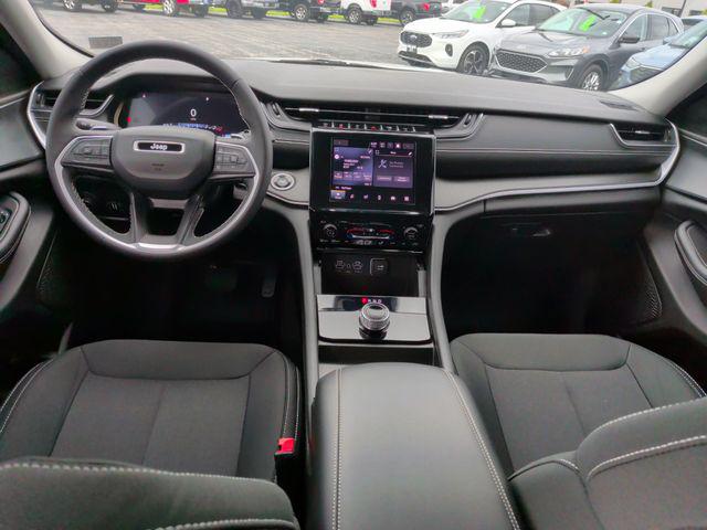 2024 Jeep Grand Cherokee L Laredo 4x4