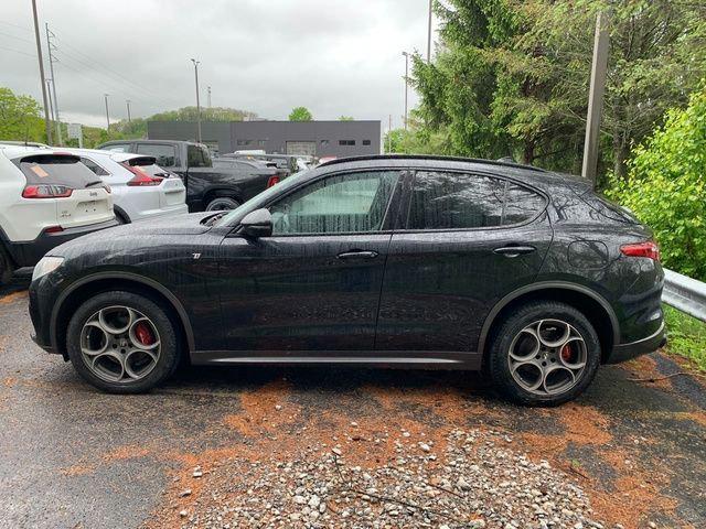 2023 Alfa Romeo Stelvio Ti AWD 2023 Alfa Romeo Stelvio Ti AWD