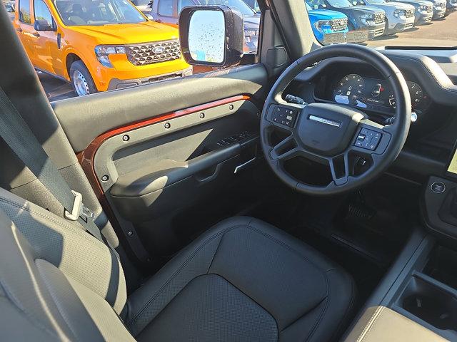 2026 Land Rover Defender X-Dynamic SE