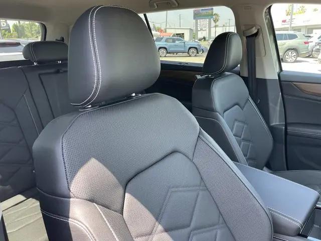 2026 Volkswagen Atlas SE with Technology