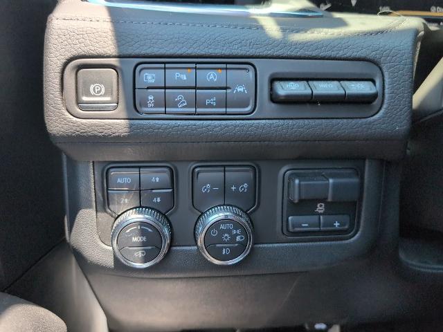 2023 GMC Yukon XL 4WD Denali