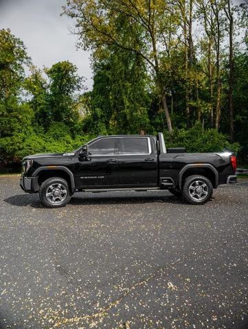 2025 GMC Sierra 2500HD 4WD Crew Cab Standard Bed SLE