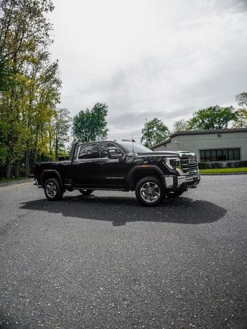 2025 GMC Sierra 2500HD 4WD Crew Cab Standard Bed SLE