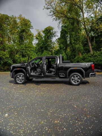 2025 GMC Sierra 2500HD 4WD Crew Cab Standard Bed SLE