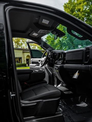 2025 GMC Sierra 2500HD 4WD Crew Cab Standard Bed SLE
