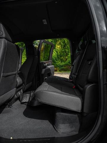 2025 GMC Sierra 2500HD 4WD Crew Cab Standard Bed SLE